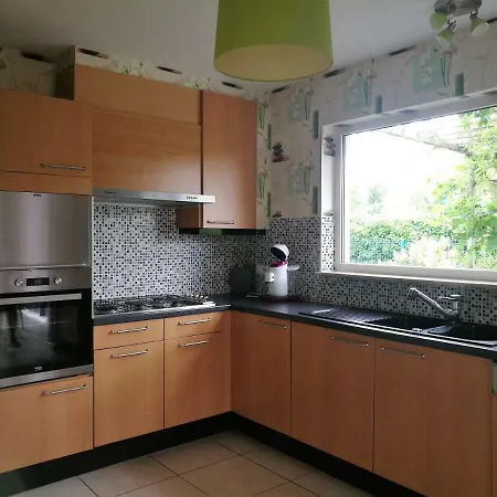 In Adinkerke With Nice Garden In A Quiet Neighbourhood Villa *